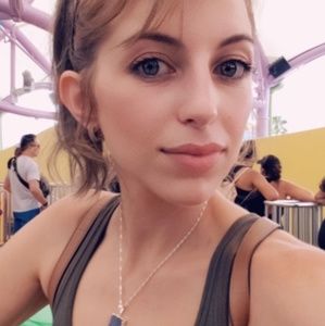 Meet your Posher, Alexandra